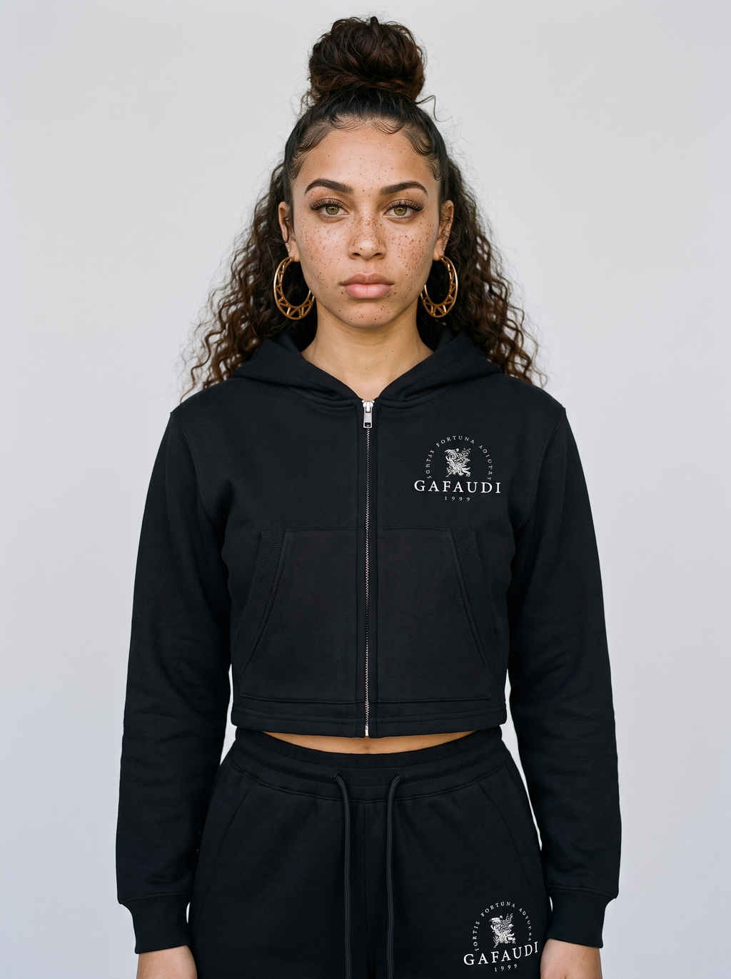 GAFAUDI Essential Cropped Zip-Up Hoodie