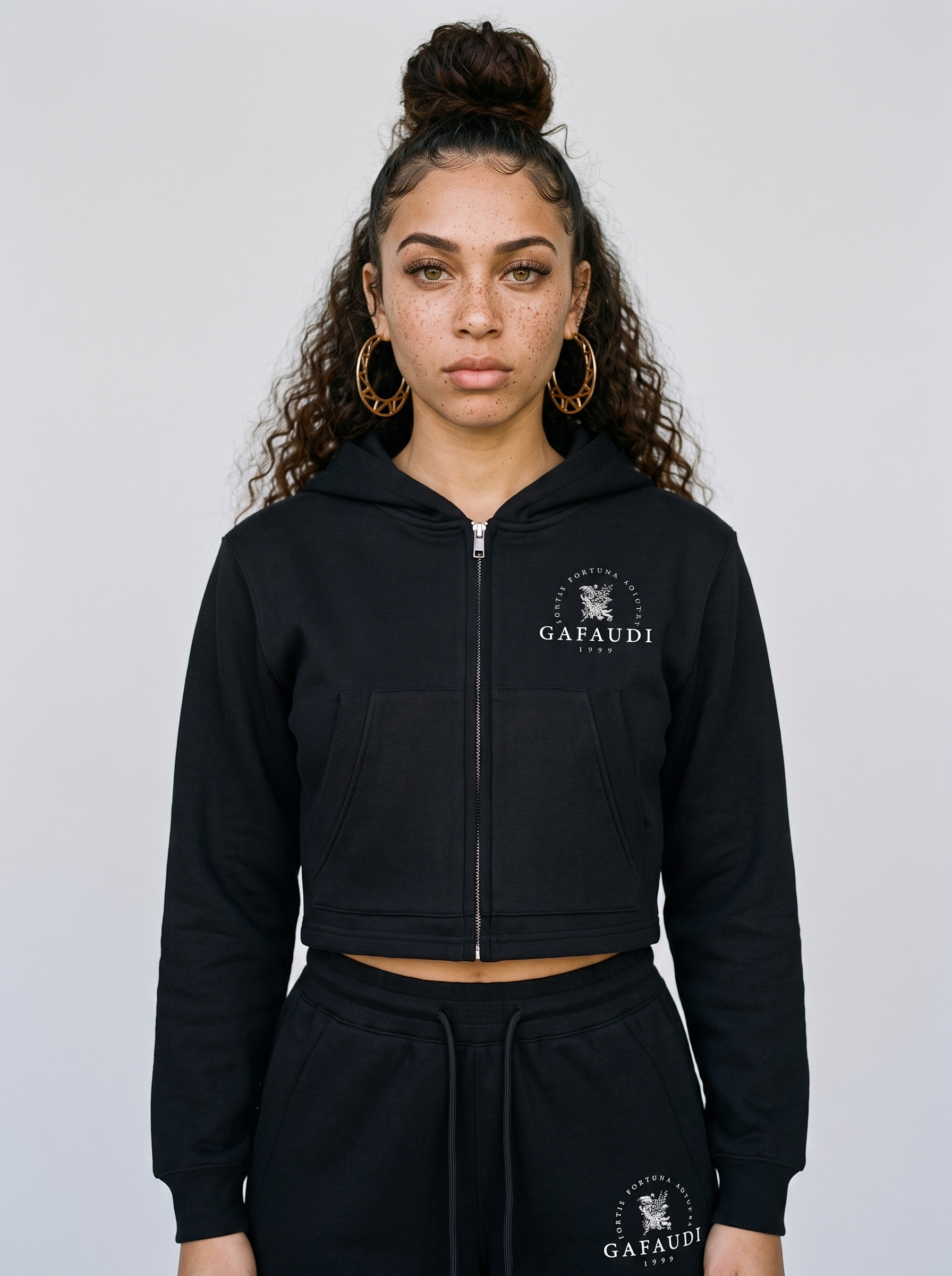 GAFAUDI Essential Cropped Zip-Up Hoodie