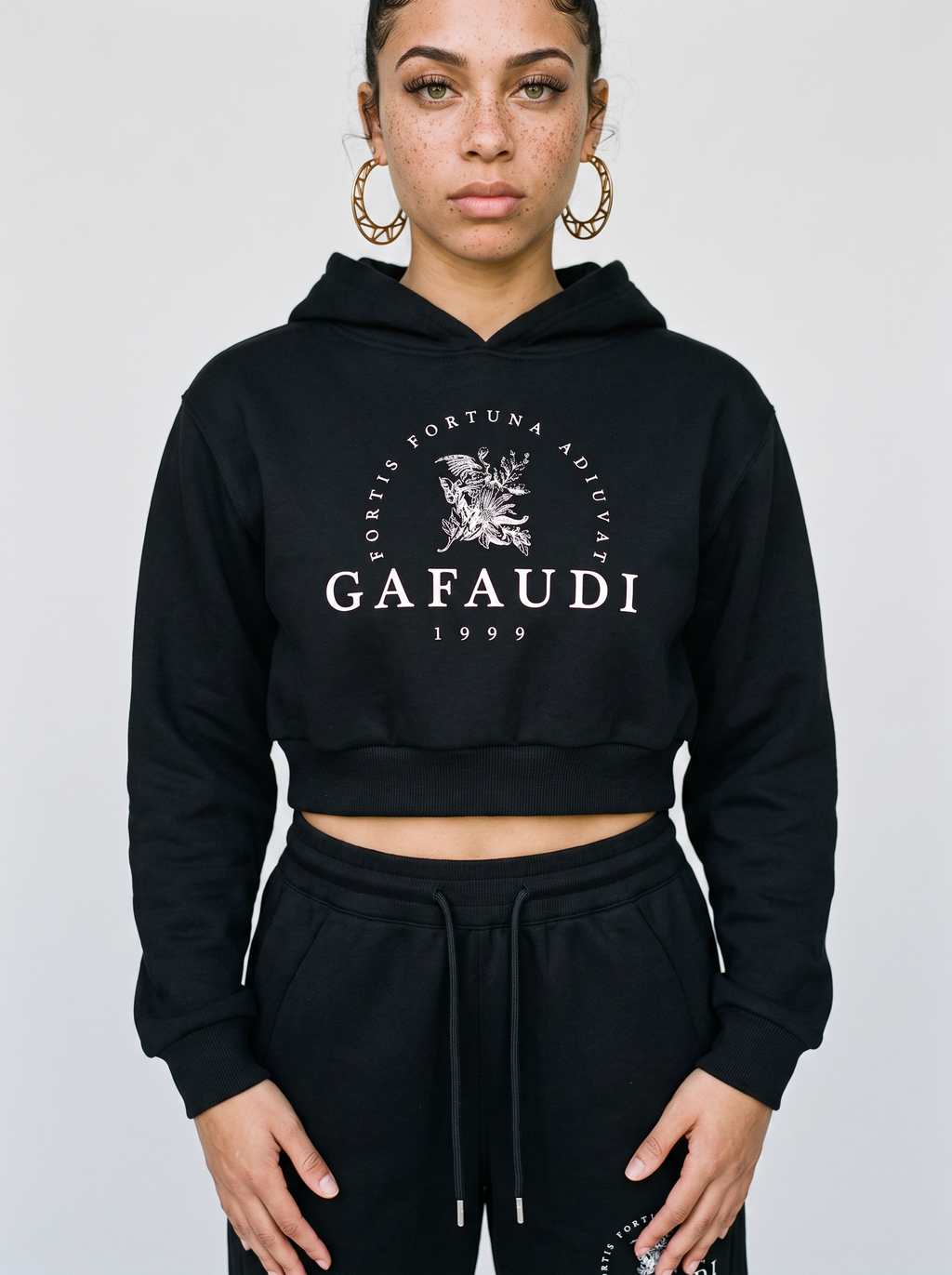 GAFAUDI Essential Cropped Hoodie