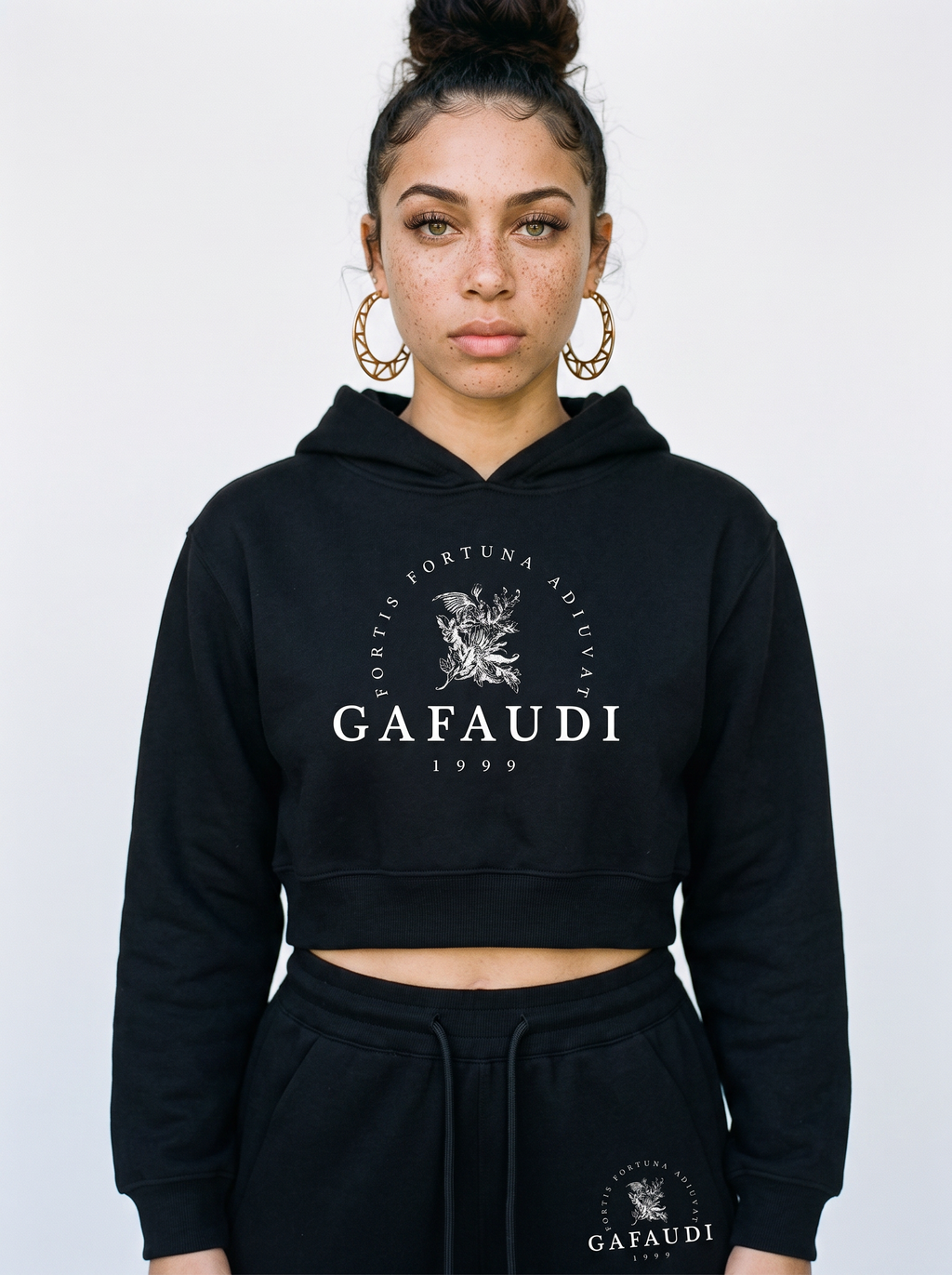 GAFAUDI Essential Cropped Hoodie