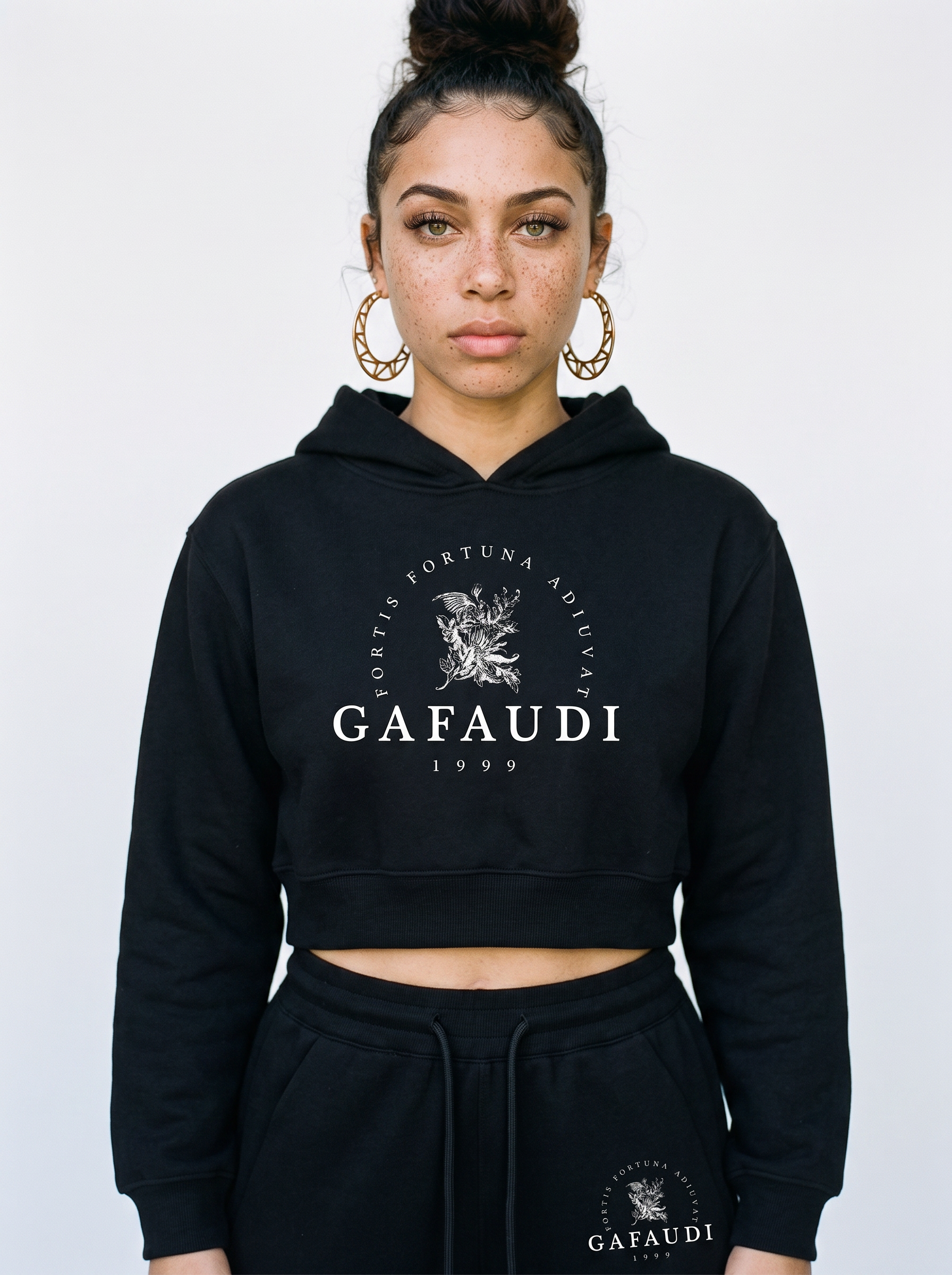 GAFAUDI Essential Cropped Hoodie