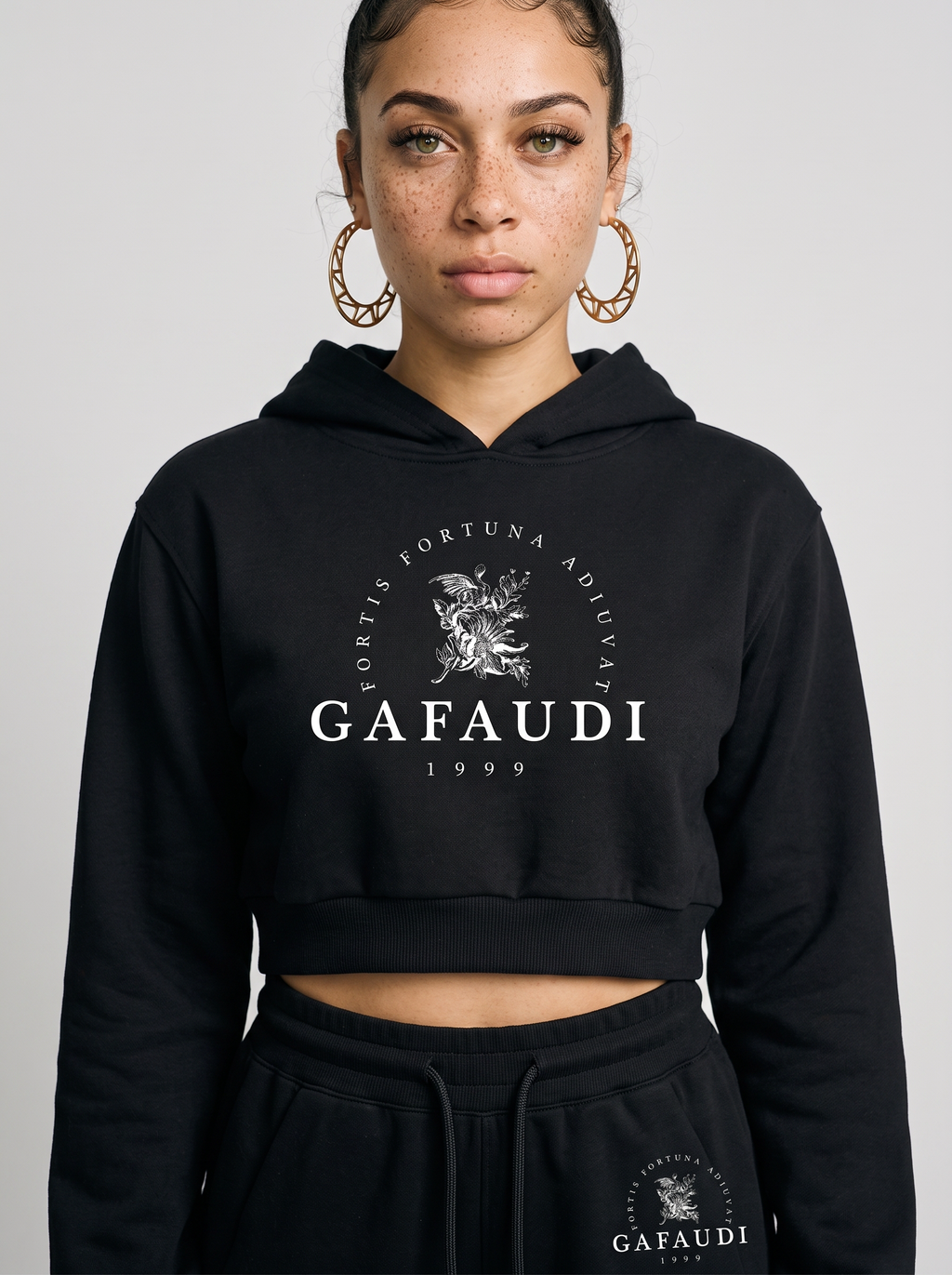 GAFAUDI Essential Cropped Hoodie
