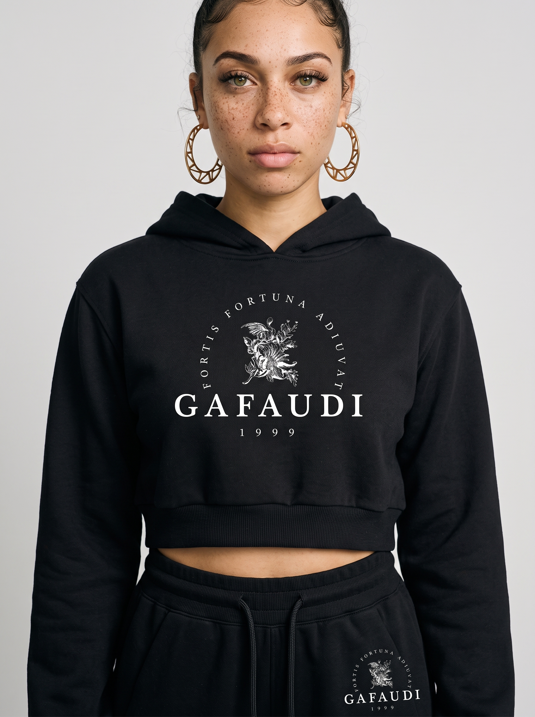 GAFAUDI Essential Cropped Hoodie