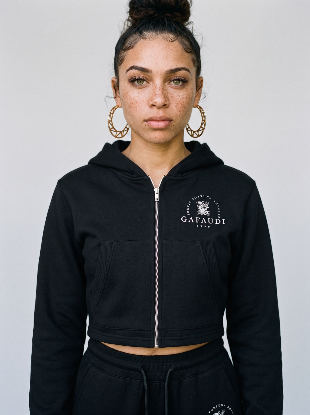 GAFAUDI Essential Cropped Zip-Up Hoodie