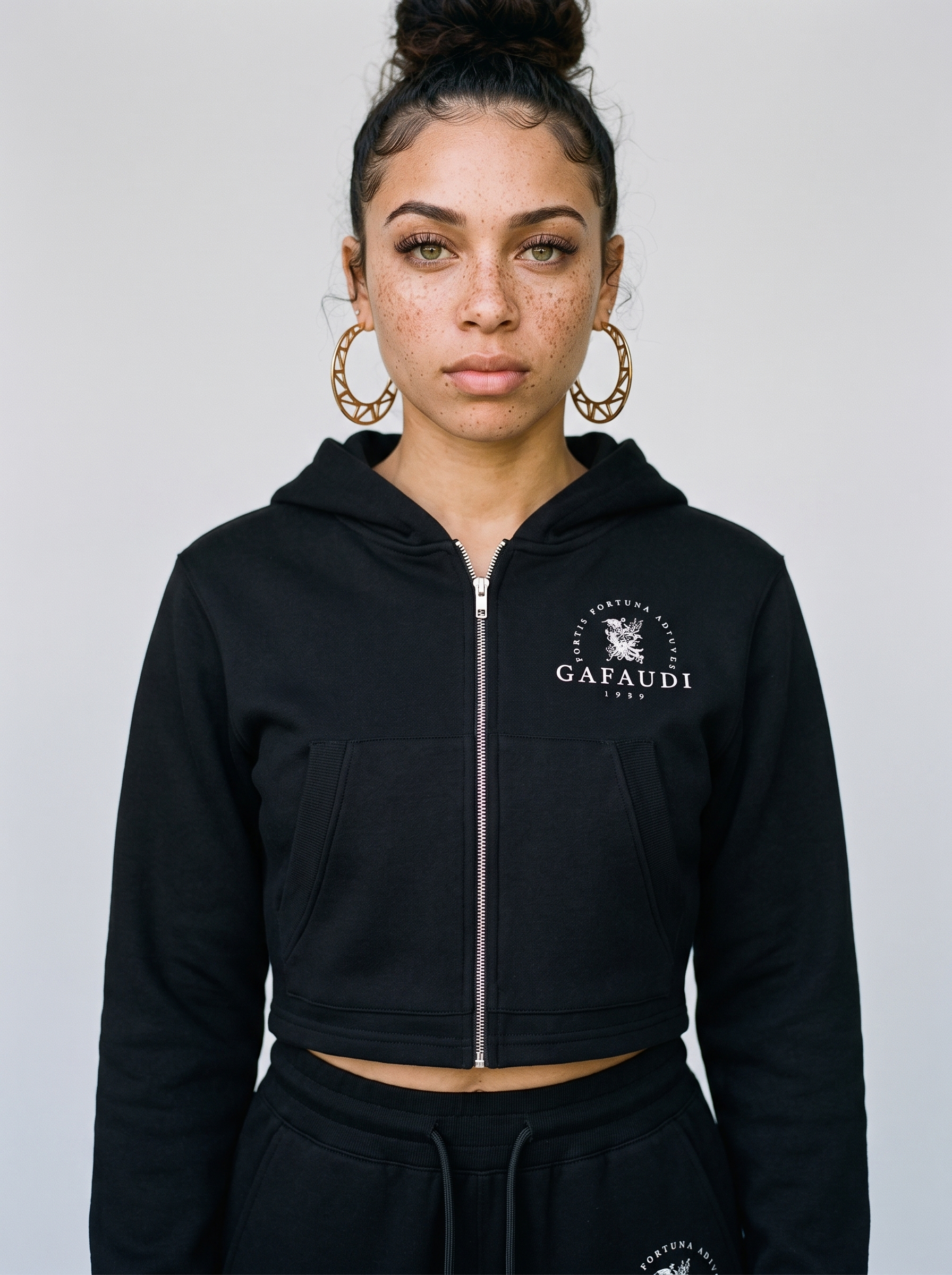 GAFAUDI Essential Cropped Zip-Up Hoodie