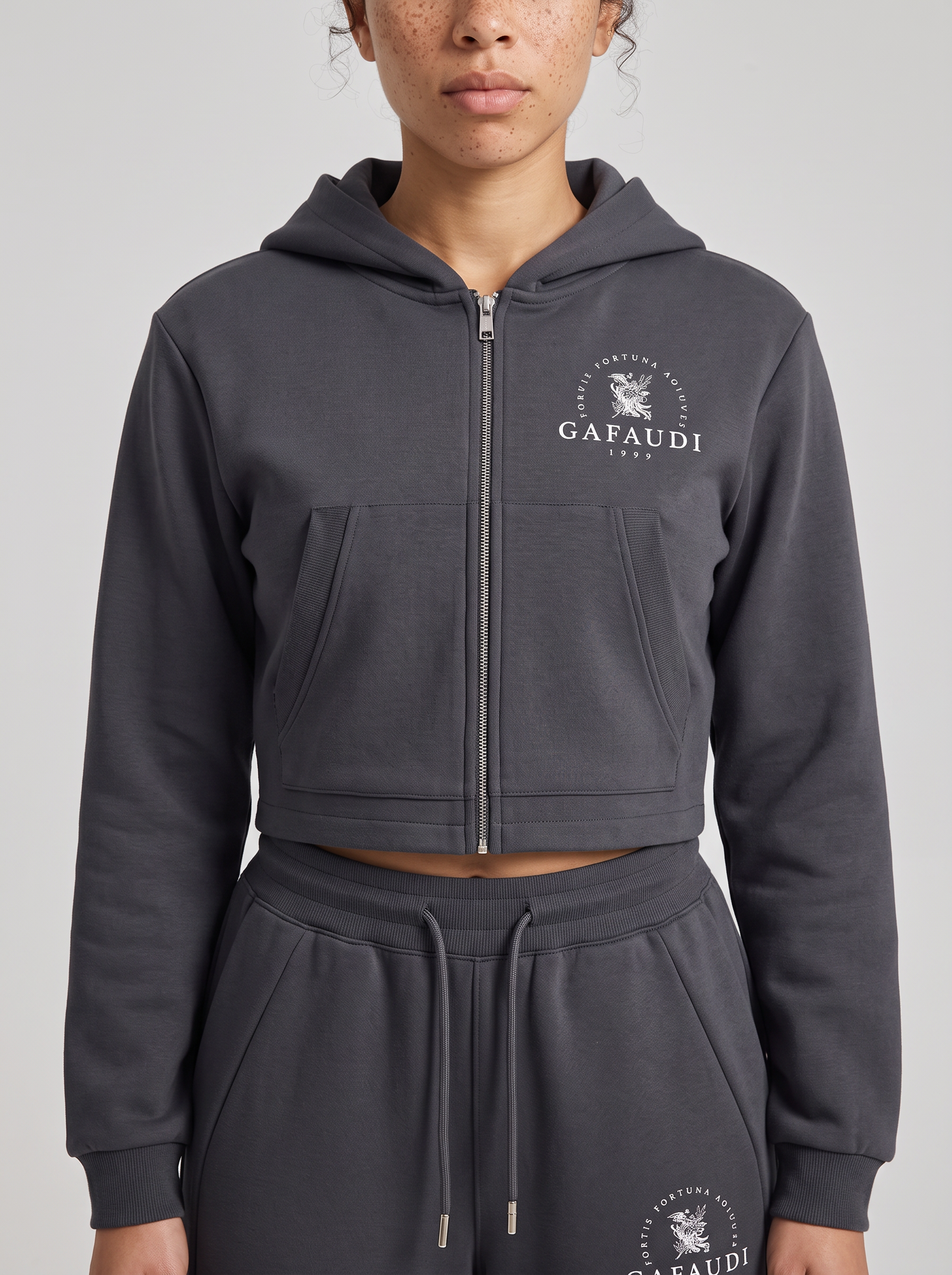 GAFAUDI Essential Cropped Zip-Up Hoodie