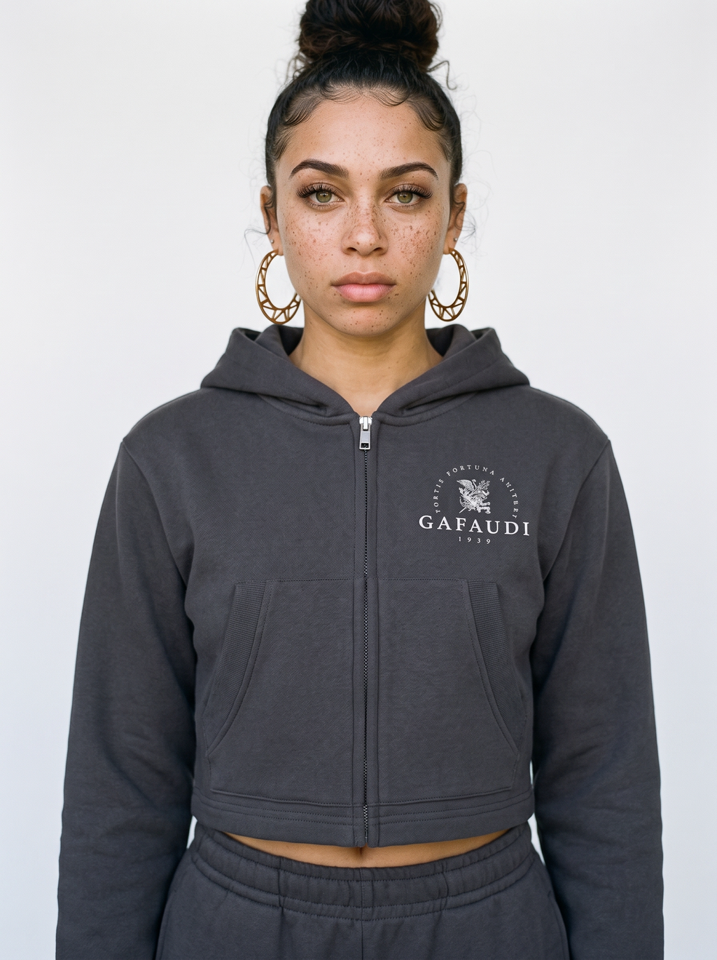 GAFAUDI Essential Cropped Zip-Up Hoodie
