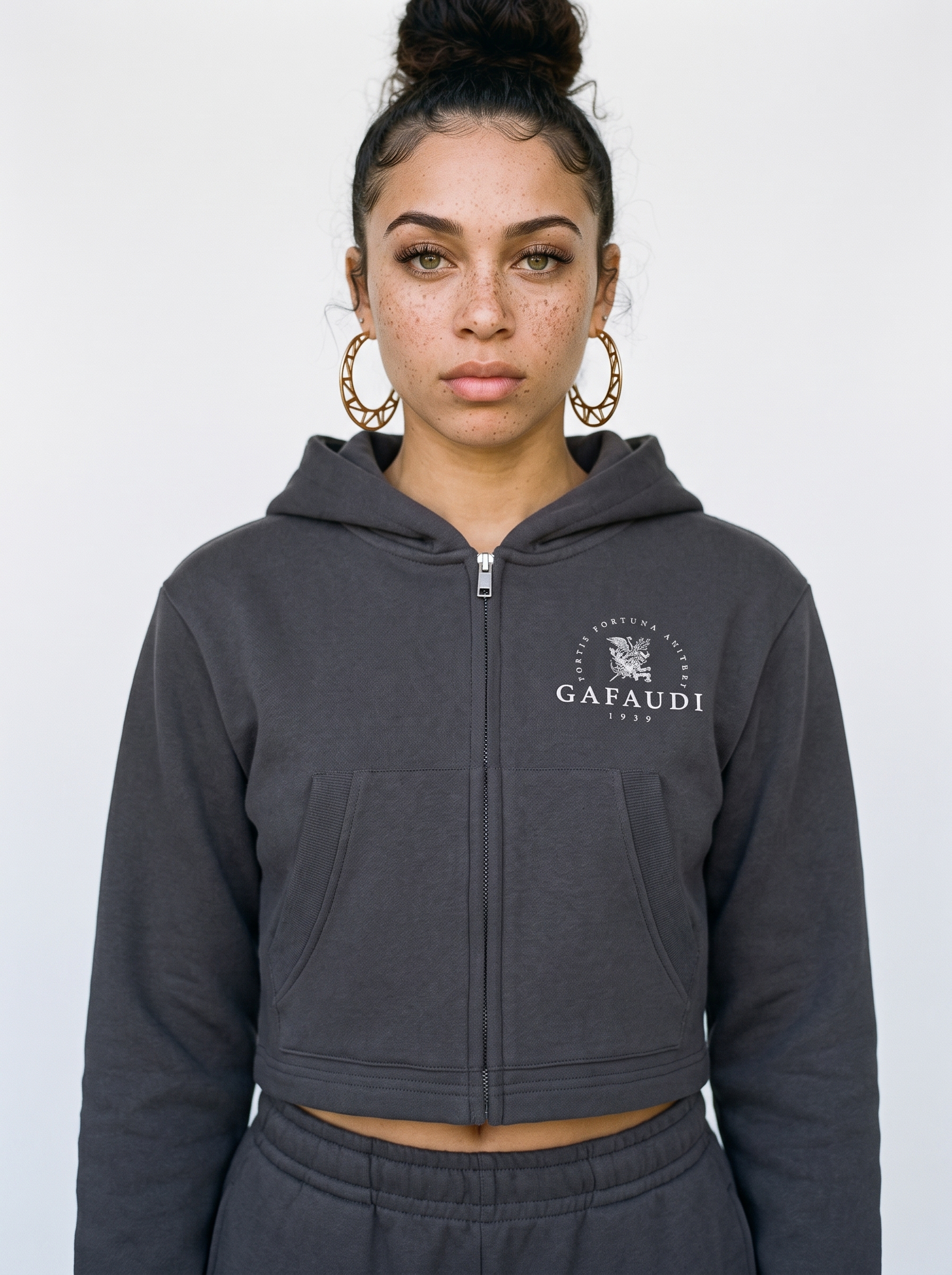 GAFAUDI Essential Cropped Zip-Up Hoodie
