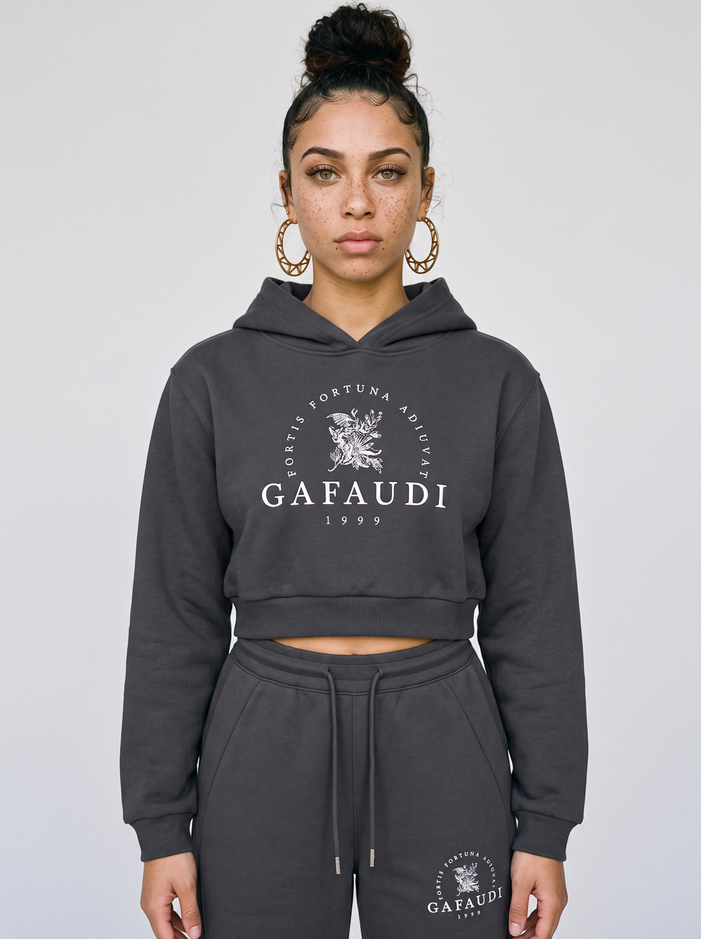 GAFAUDI Essential Cropped Hoodie