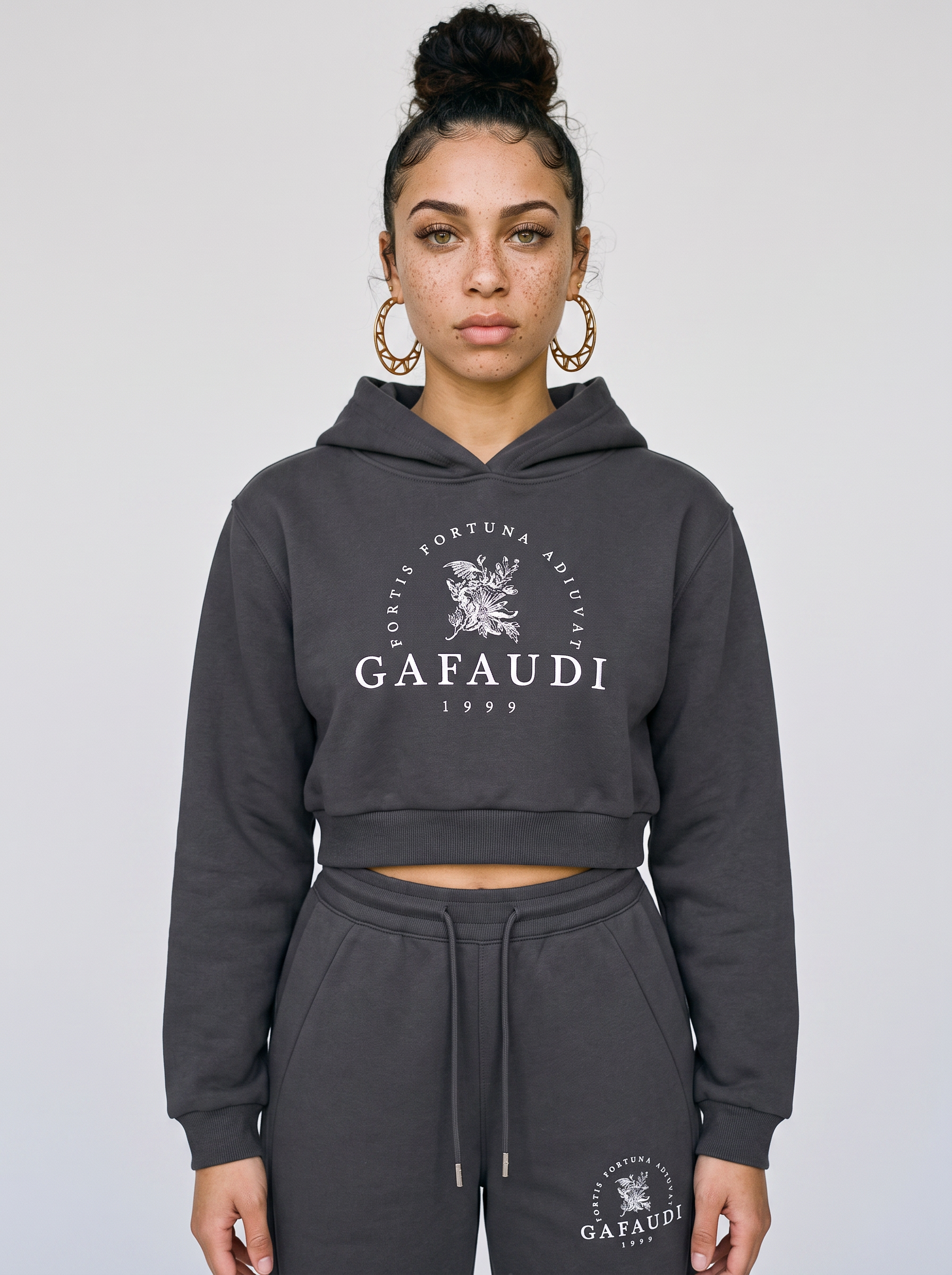 GAFAUDI Essential Cropped Hoodie