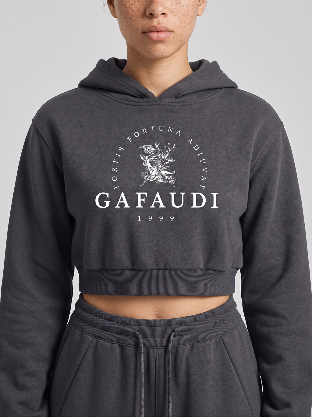 GAFAUDI Essential Cropped Hoodie