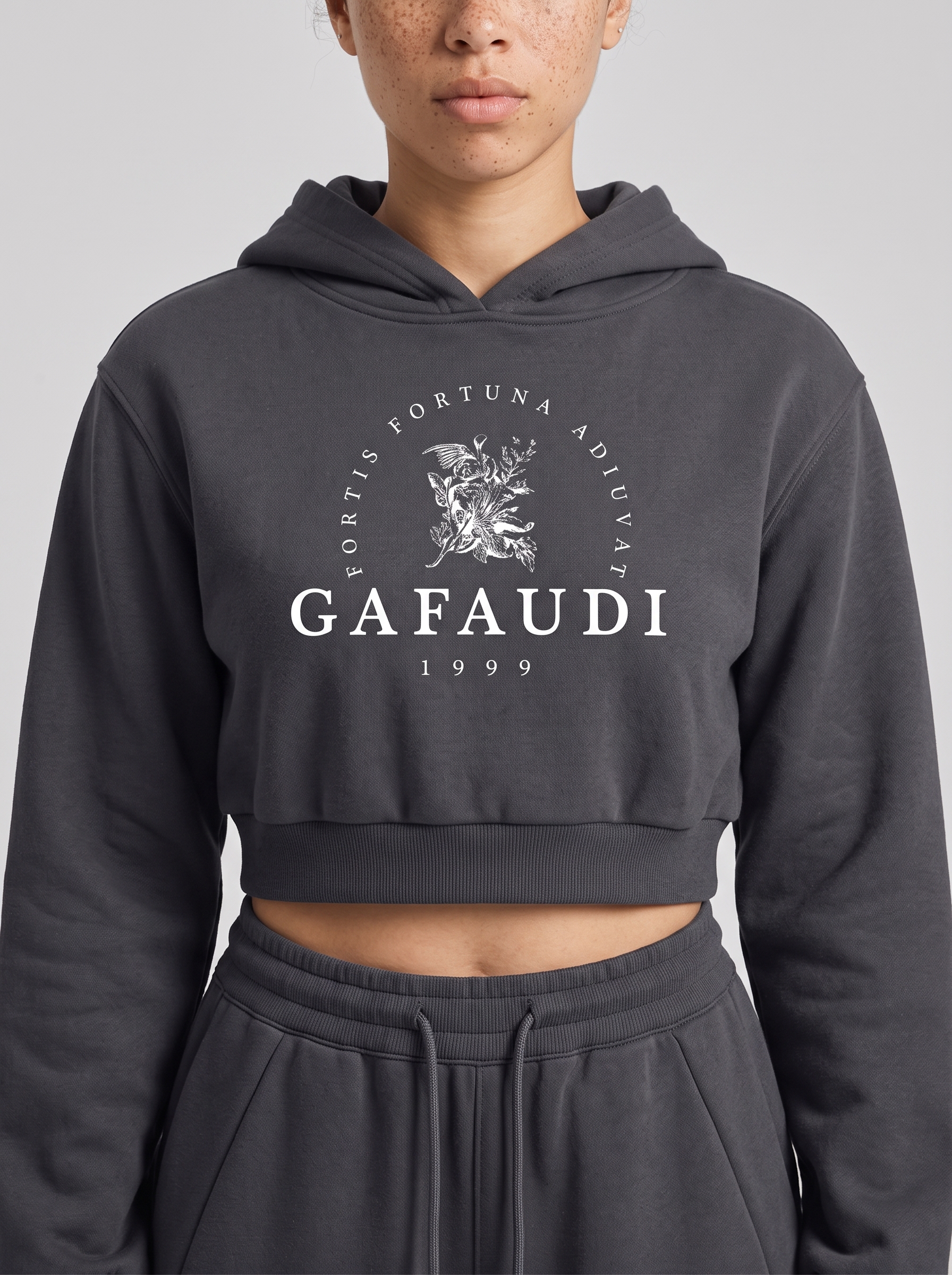 GAFAUDI Essential Cropped Hoodie