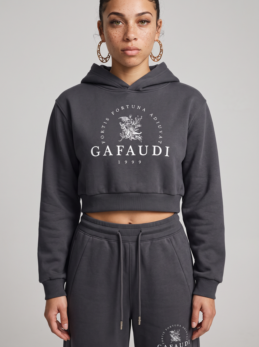 GAFAUDI Essential Cropped Hoodie