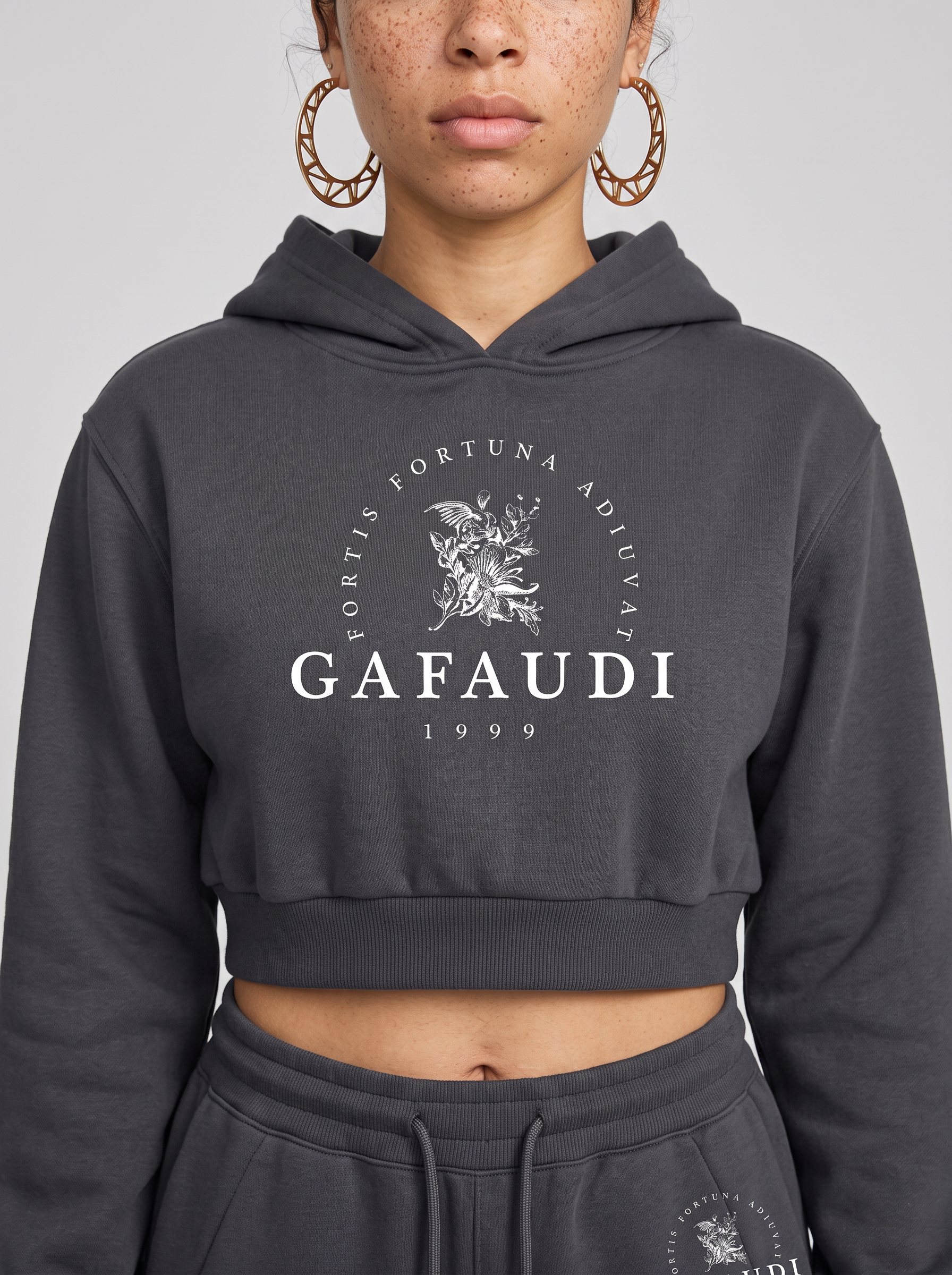 GAFAUDI Essential Cropped Hoodie
